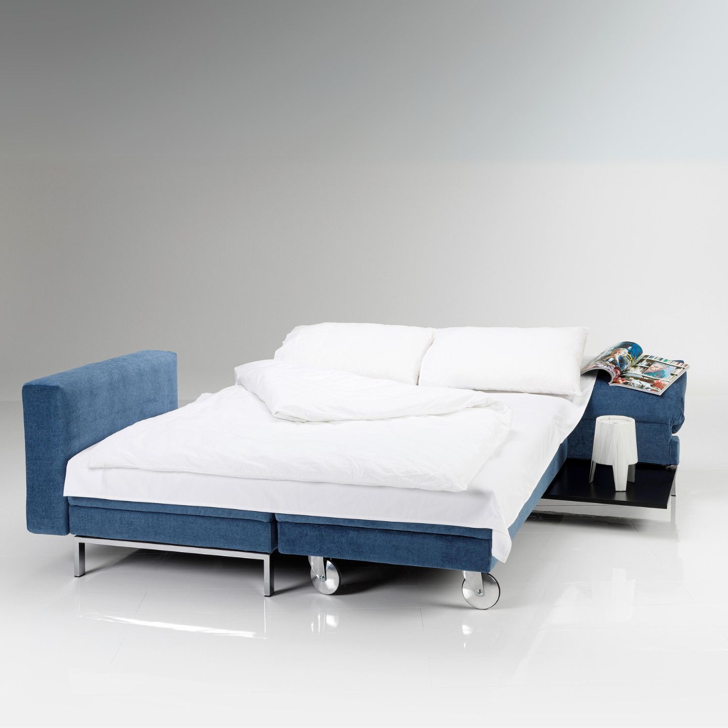 Brühl Sofa Schlafsofa Four Two blau Liegefläche mit Bettbezug und Kissen